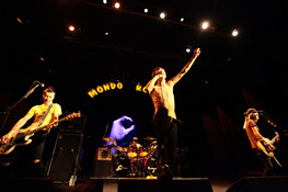 『ザ・クロマニヨンズ TOUR MONDO ROCCIA ’09-’10』
