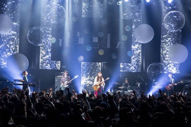 【GLAY ライヴレポート】
『GLAY MOBILE Presents
 10th Anniv. Tour
「平成最後のGLAYとChristmas 
2018 ~SURVIVAL~」』
2018年12月19日
at Zepp DiverCity TOKYO