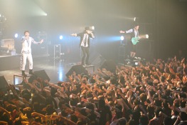 『LIVE TOUR 2012 「BLACK&WHITE」』