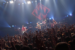 『THE HERO IS DAMNED TOUR 2011』